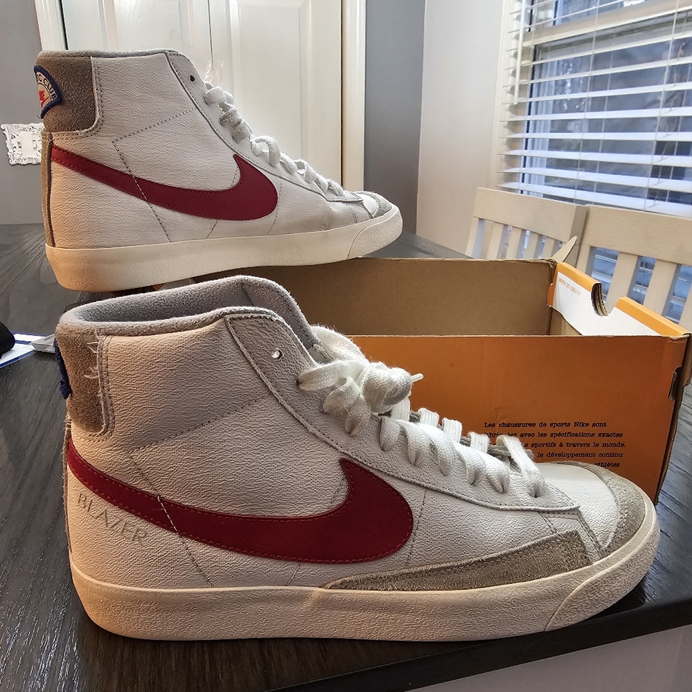 Nike Blazer Mid '77 Vintage Sneakers - White and Red
